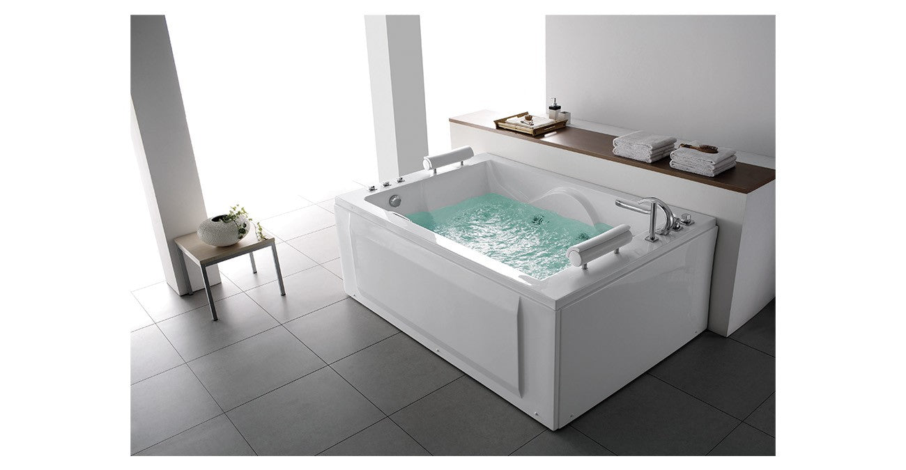 Whirlpool Bathtub with Two Motor, Radio, Light, Mixer, Air Bubble and Massage